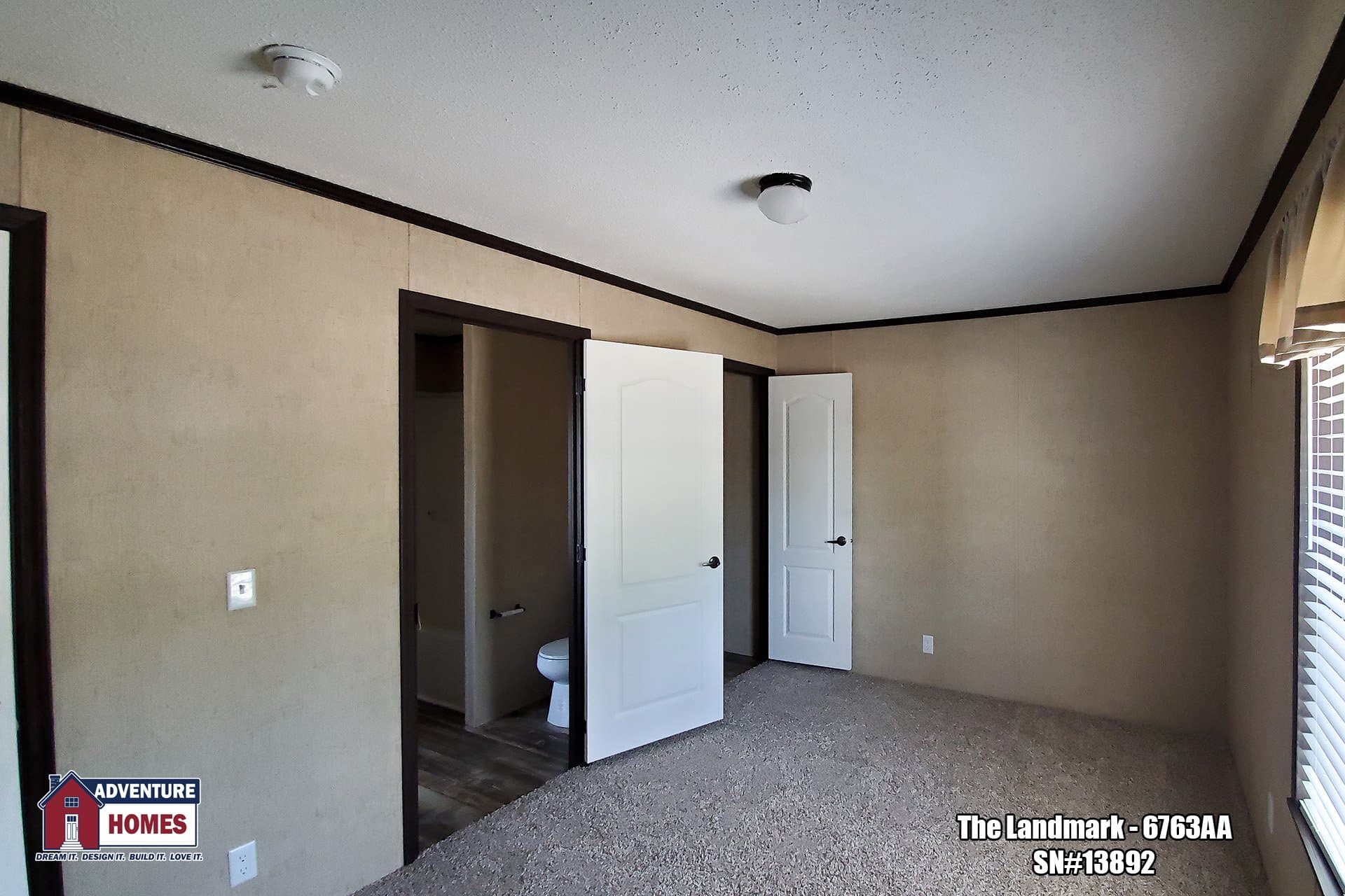 Landmark | 6763aa bedroom home features