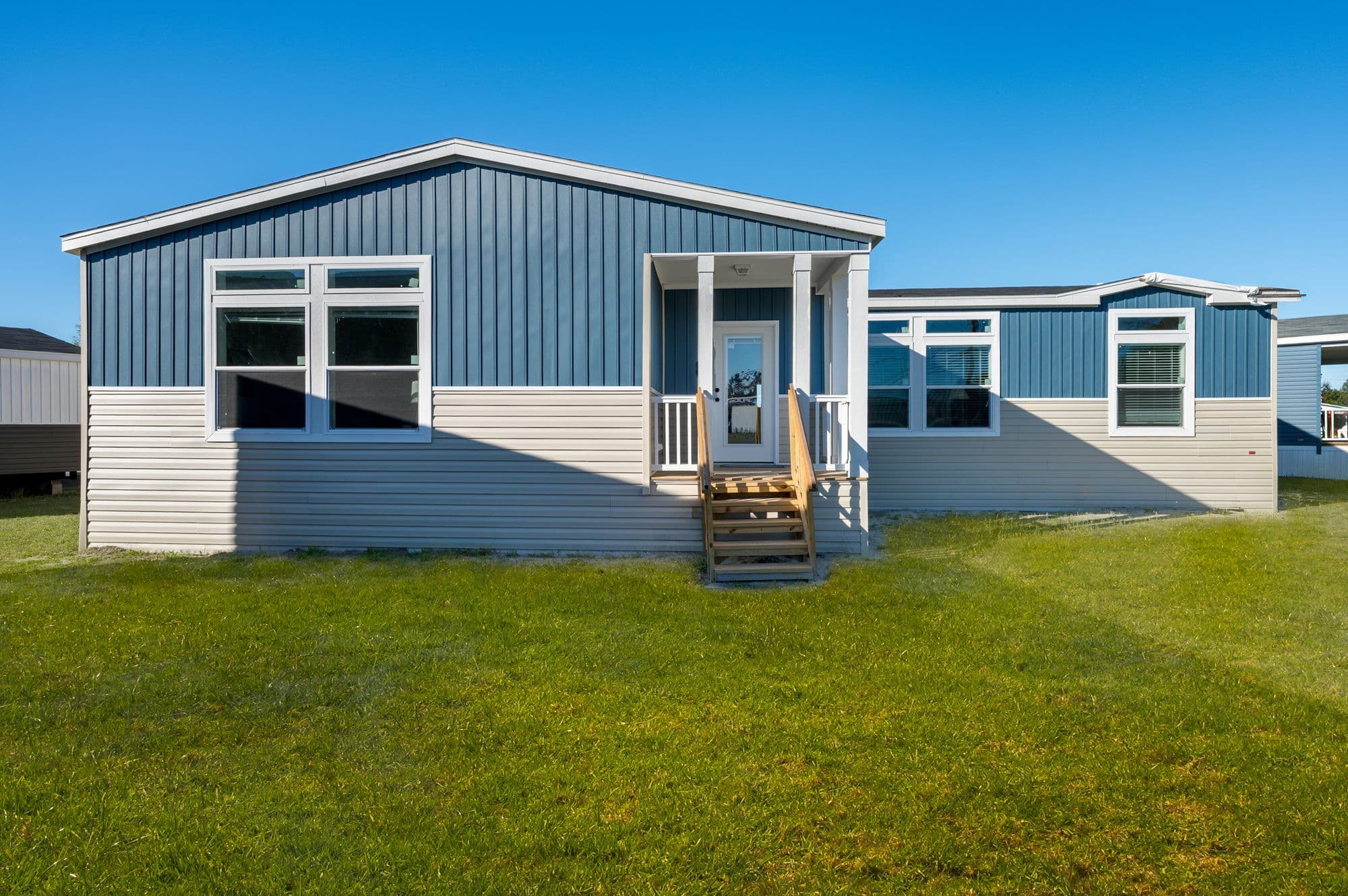 Big mullet hero, elevation, and exterior home features