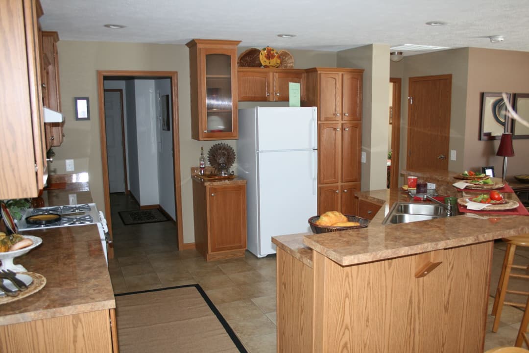 Elm interior home features