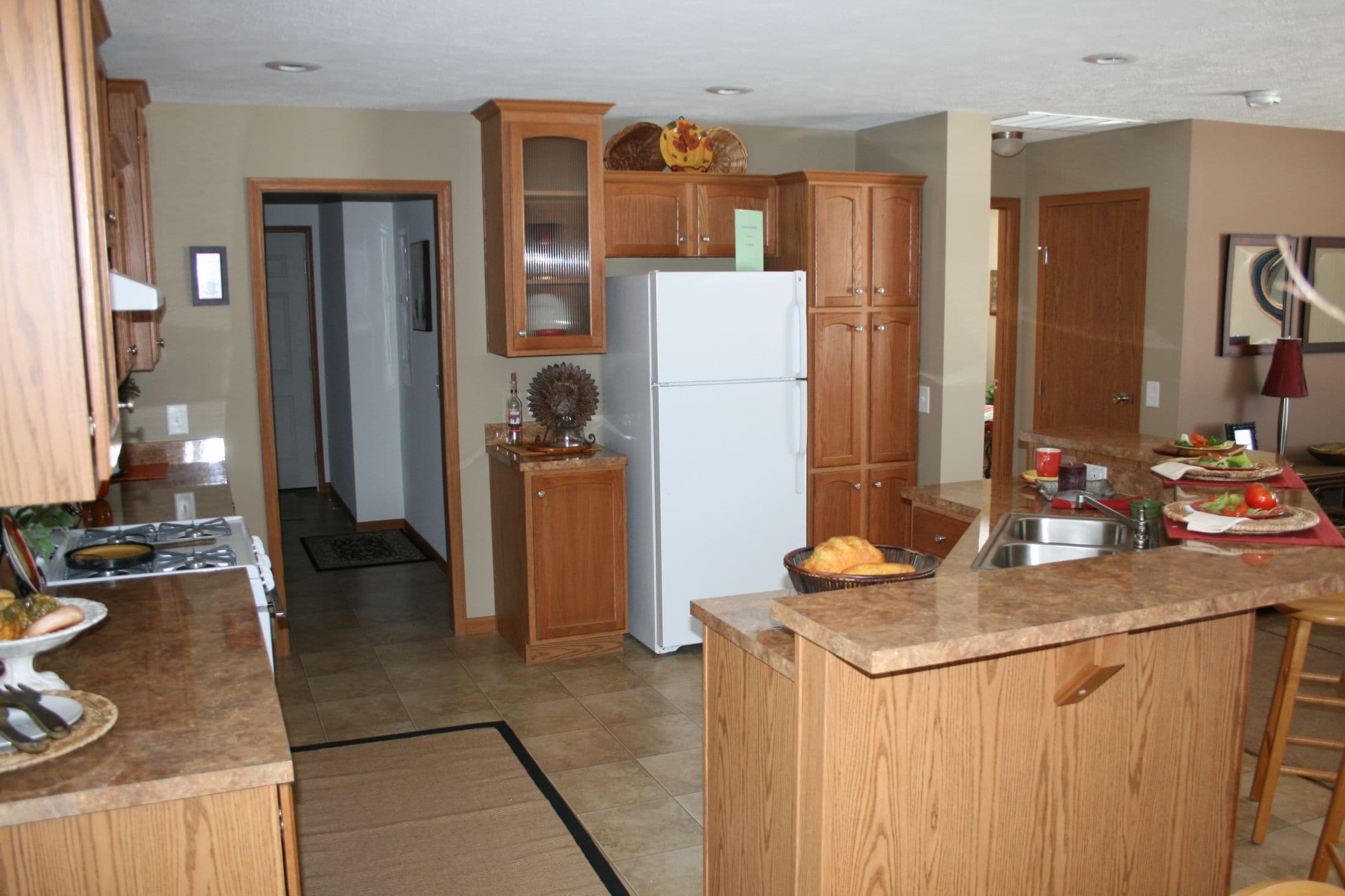 Elm interior home features