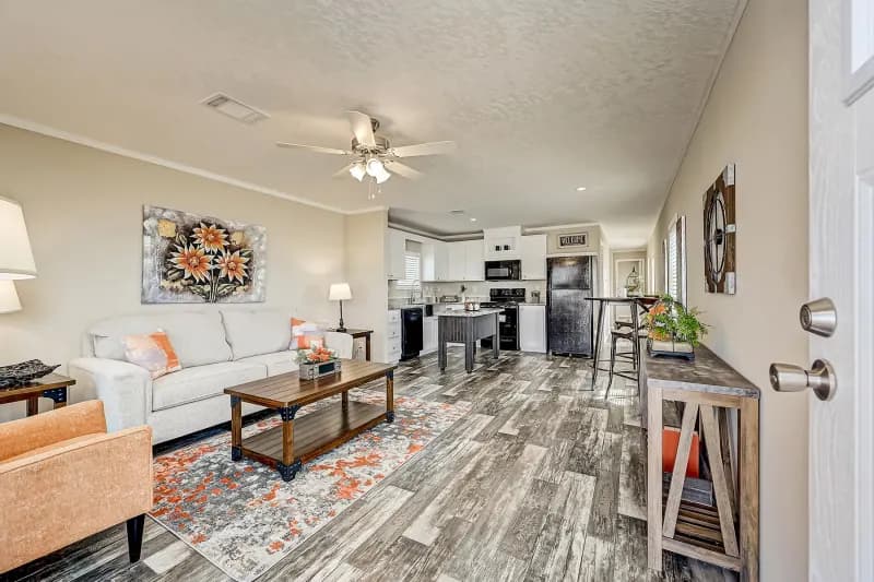 Legend 1660390 interior home features