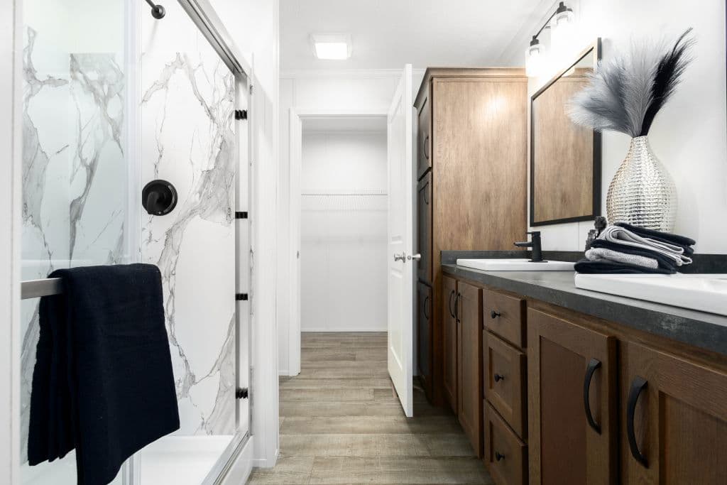 Astro elite ranch 3a2810-p bathroom home features