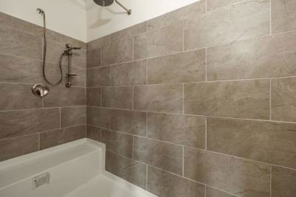 Ridgely bathroom home features