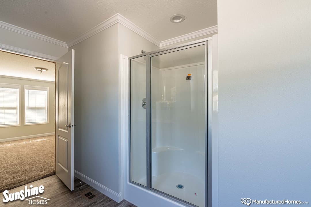 Pri3252-2001 v2 bathroom home features