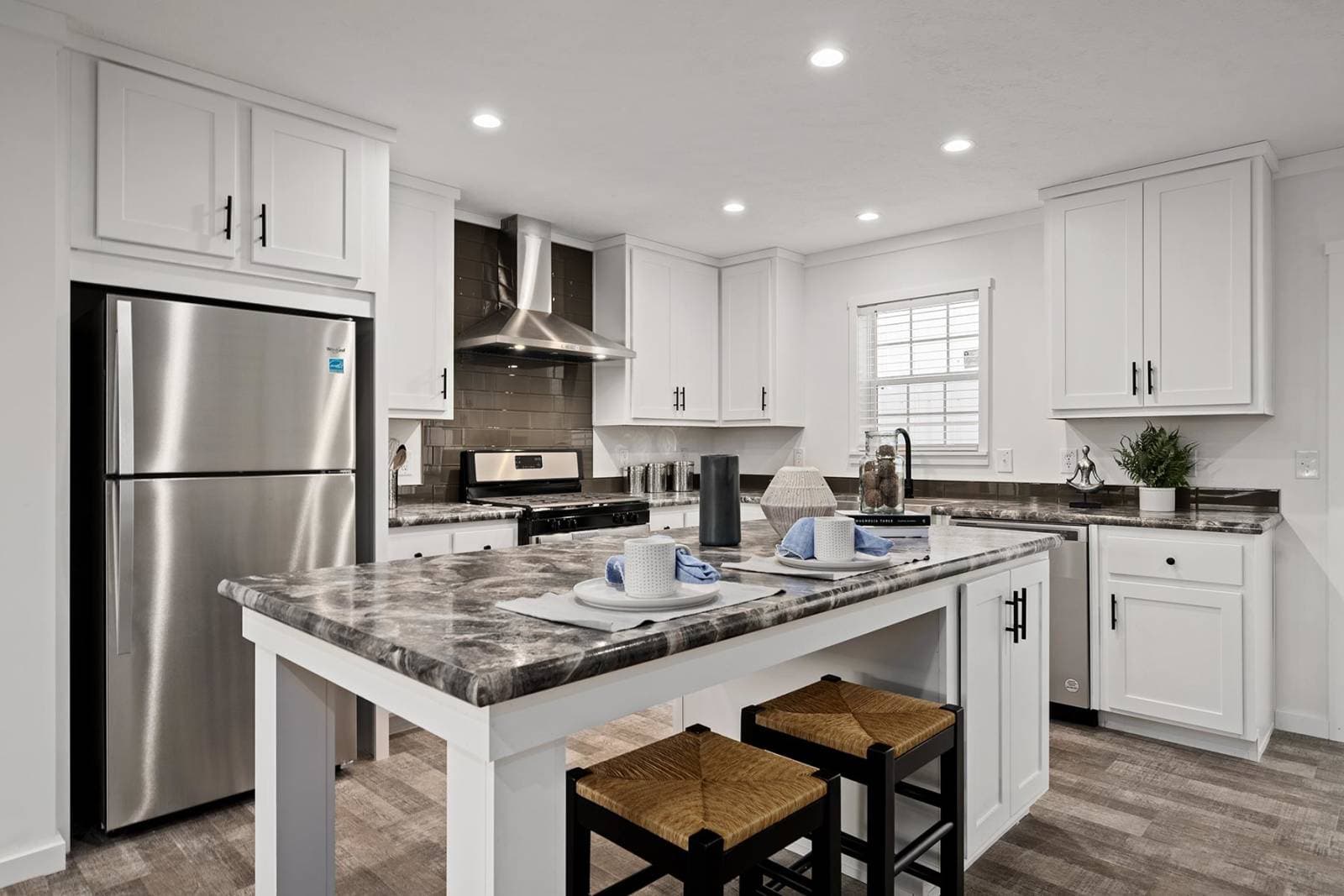 Aspire kitchen home features