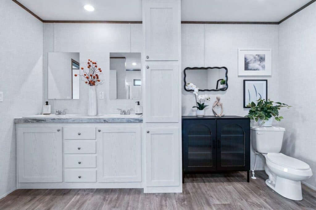 Lakeland bathroom home features