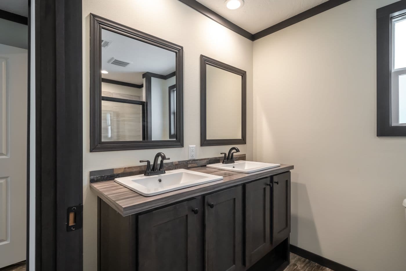 Baby boujee bathroom home features