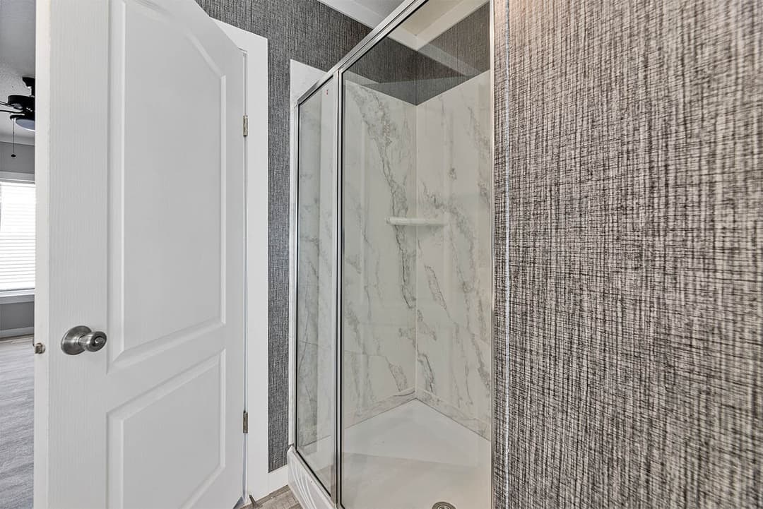 Sheridan 30483s bathroom home features