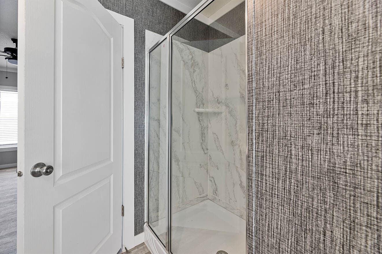 Sheridan 30483s bathroom home features