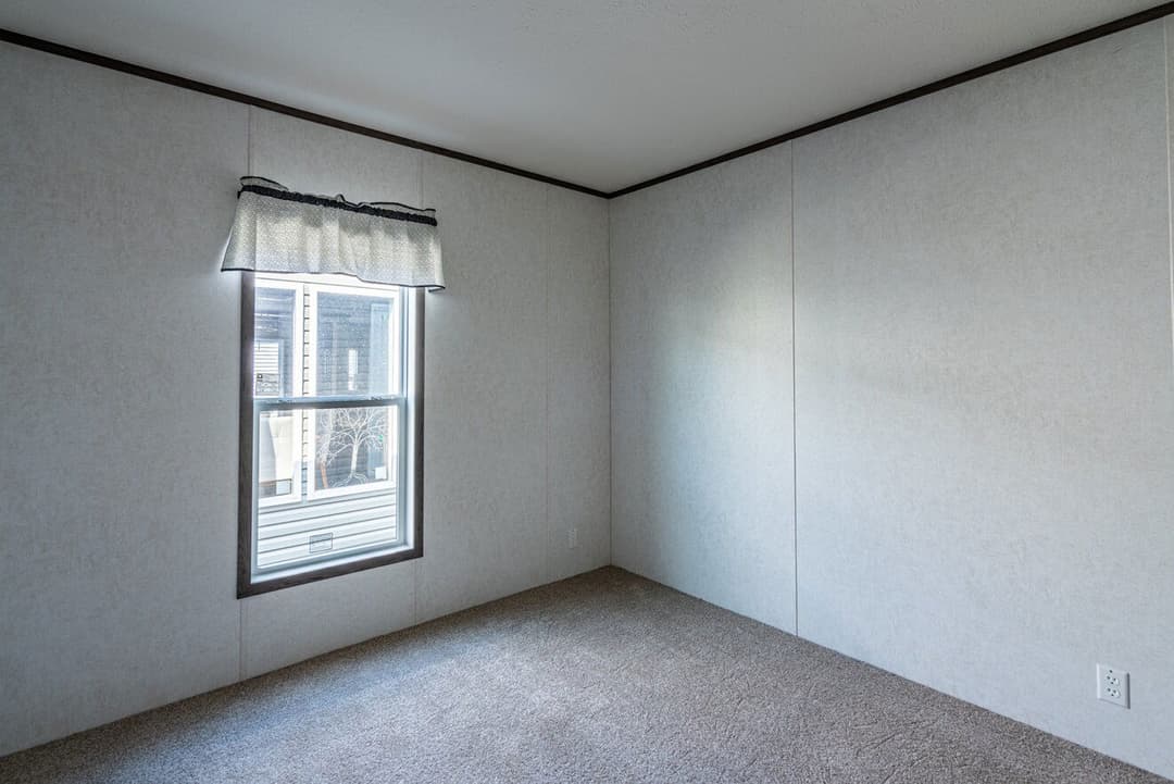 Entertainer 28764e bedroom home features