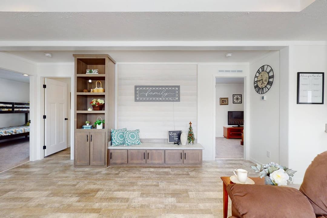 East point - intrigue interior home features