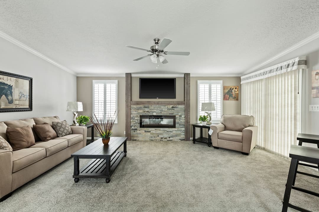 Adrian 3272 interior home features