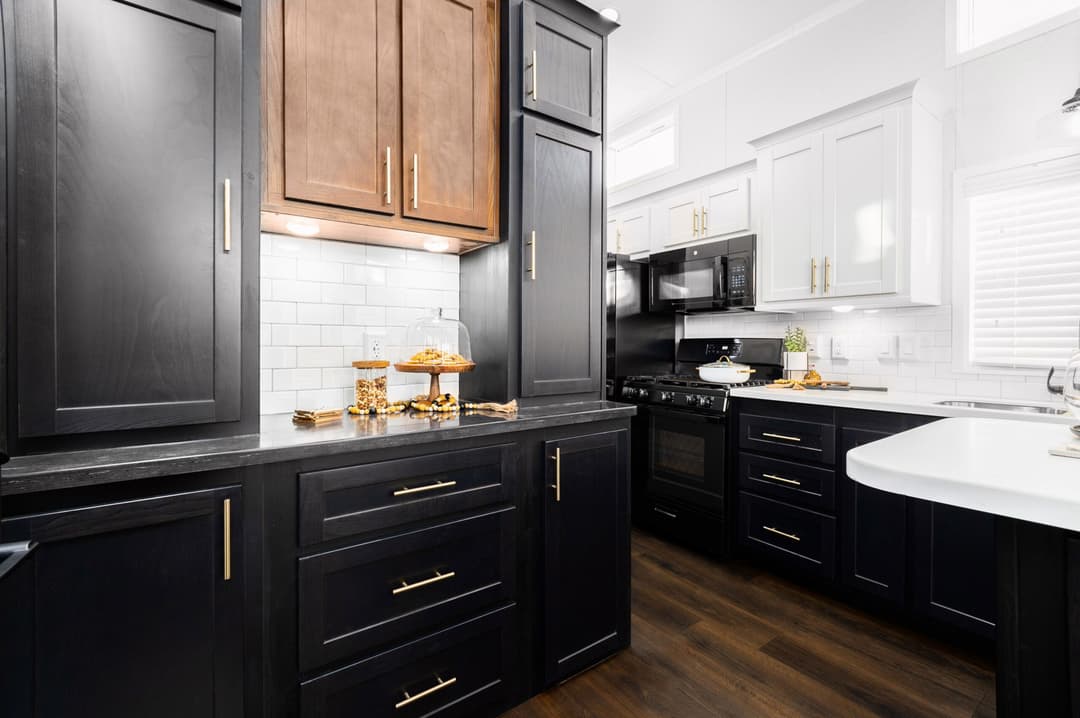 Eldorado 9020 kitchen home features