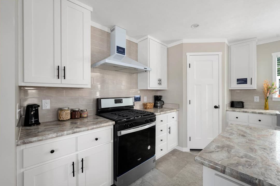 East point - elevate 52 kitchen home features