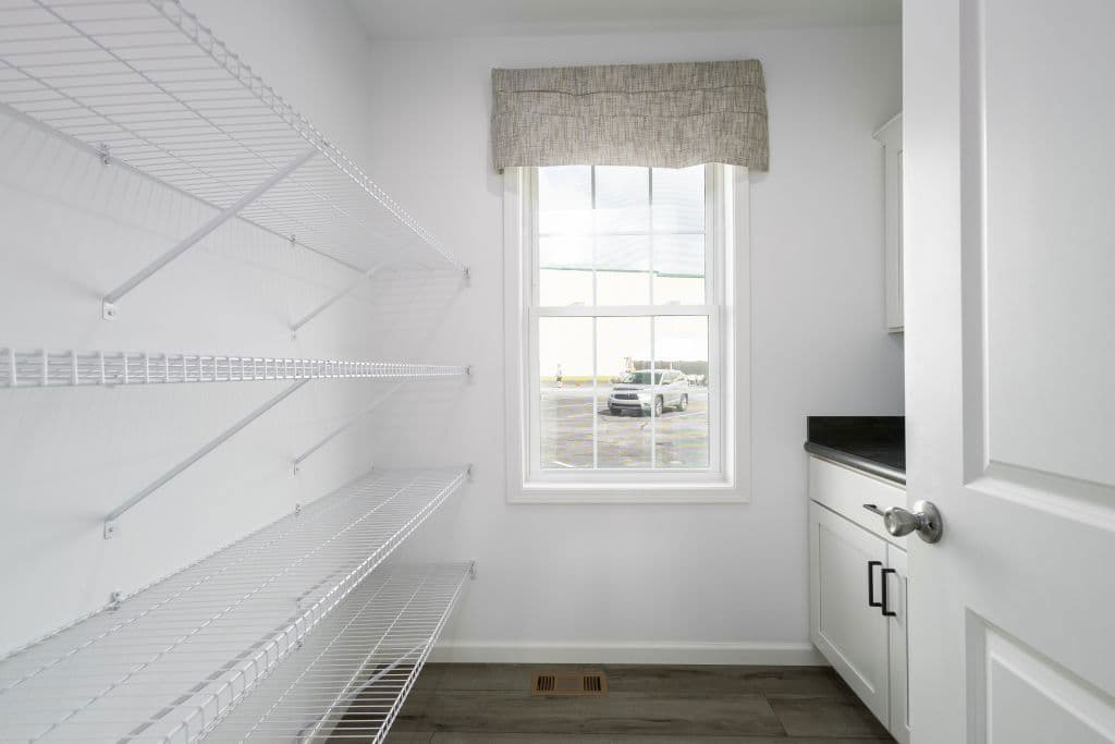 Ultra ranch 2p2409-x interior home features