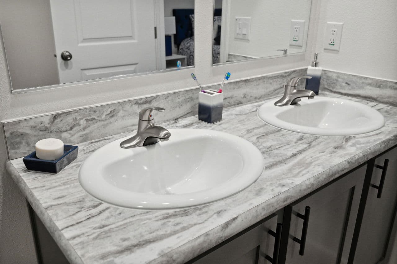 Millcreek 4400-6 bathroom home features