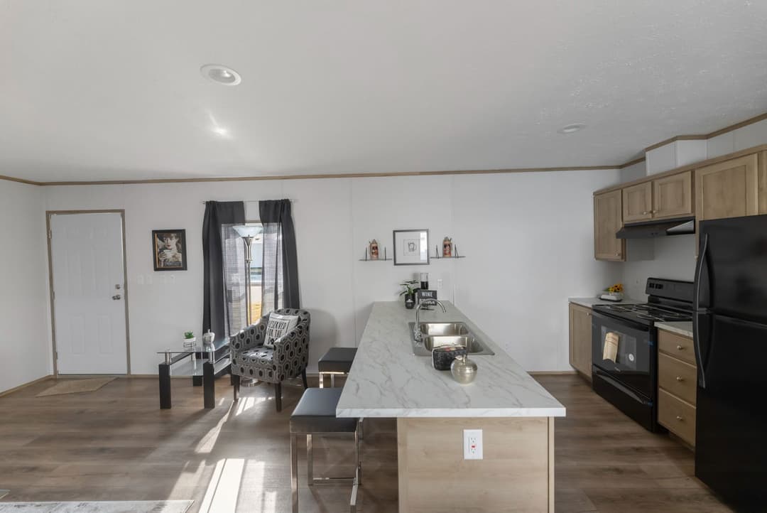 Phoenix 16663a kitchen home features