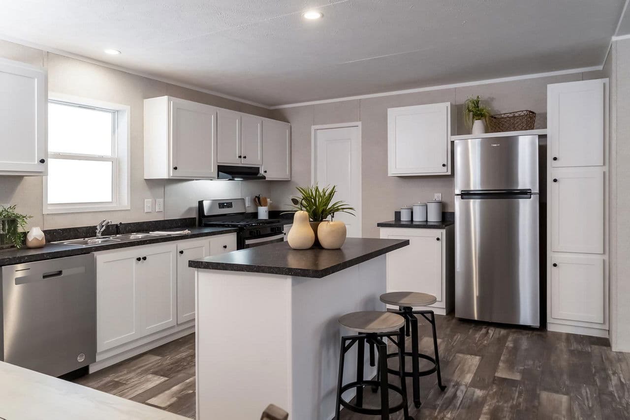 Pinnacle 3904 kitchen home features