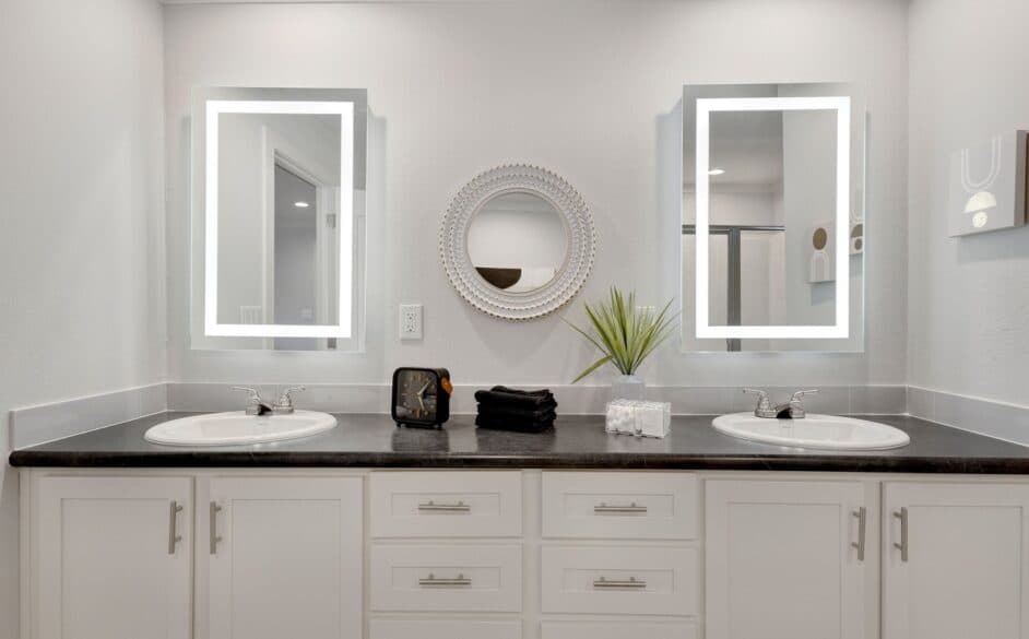 Hope r76e bathroom home features