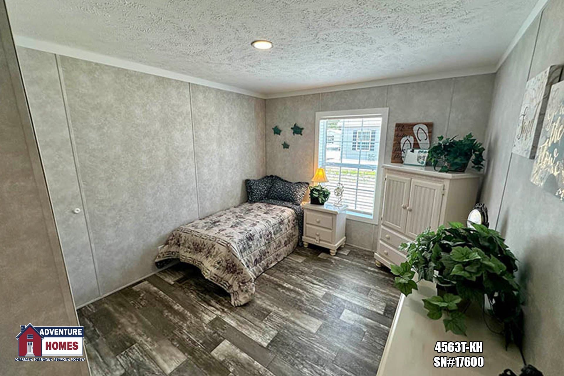 4563t-kh bedroom home features