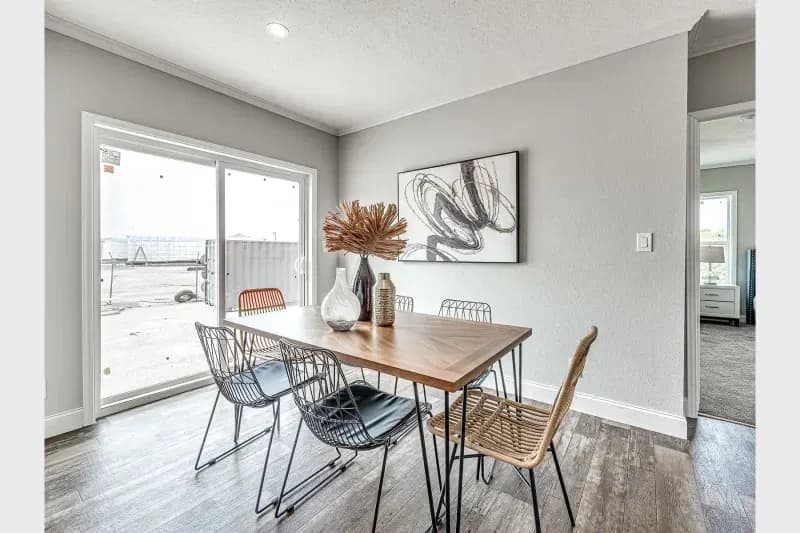 Genesis 9302 interior home features