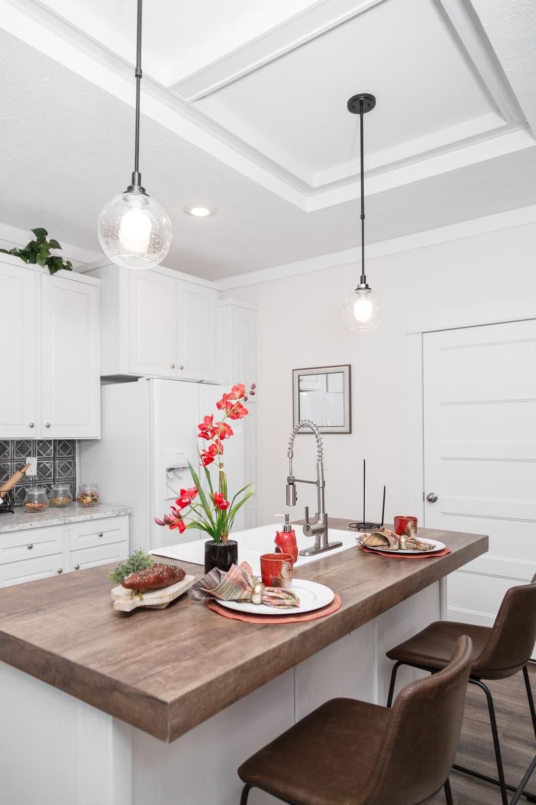 1439 carolina "magnolia" interior home features