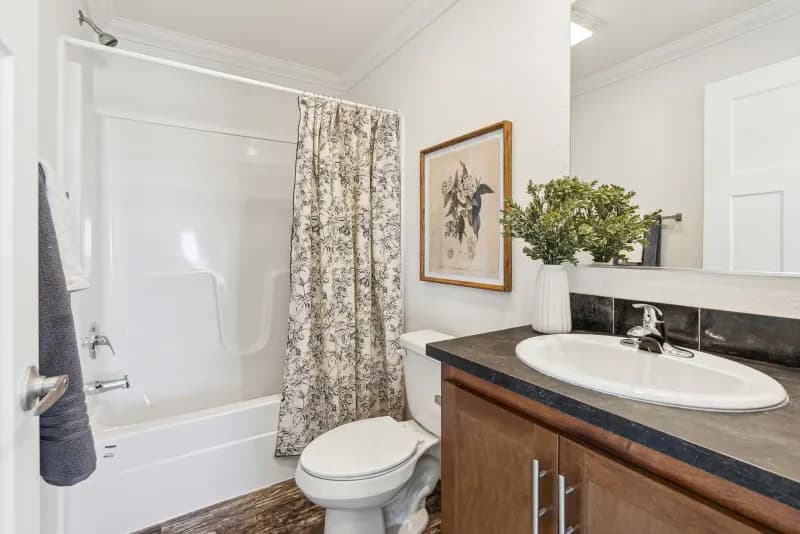 Prairie dune 8808 bathroom home features