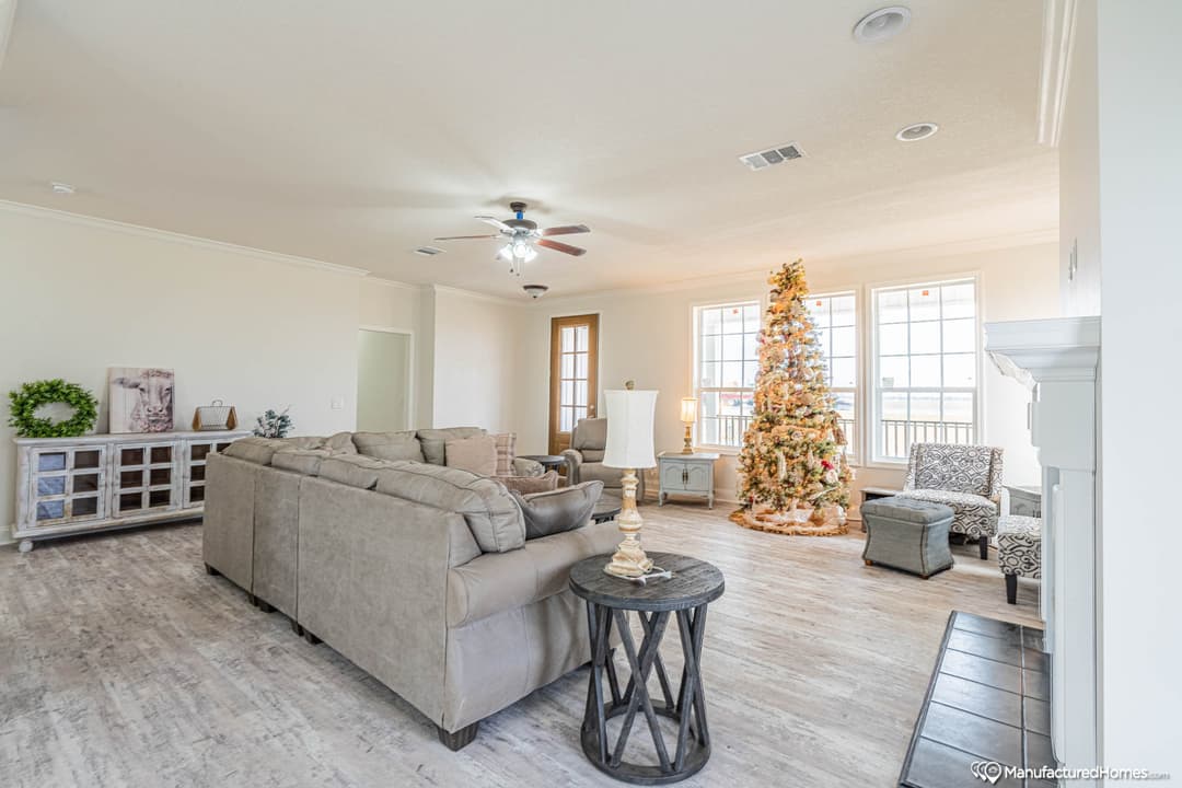 Jasmine i interior home features