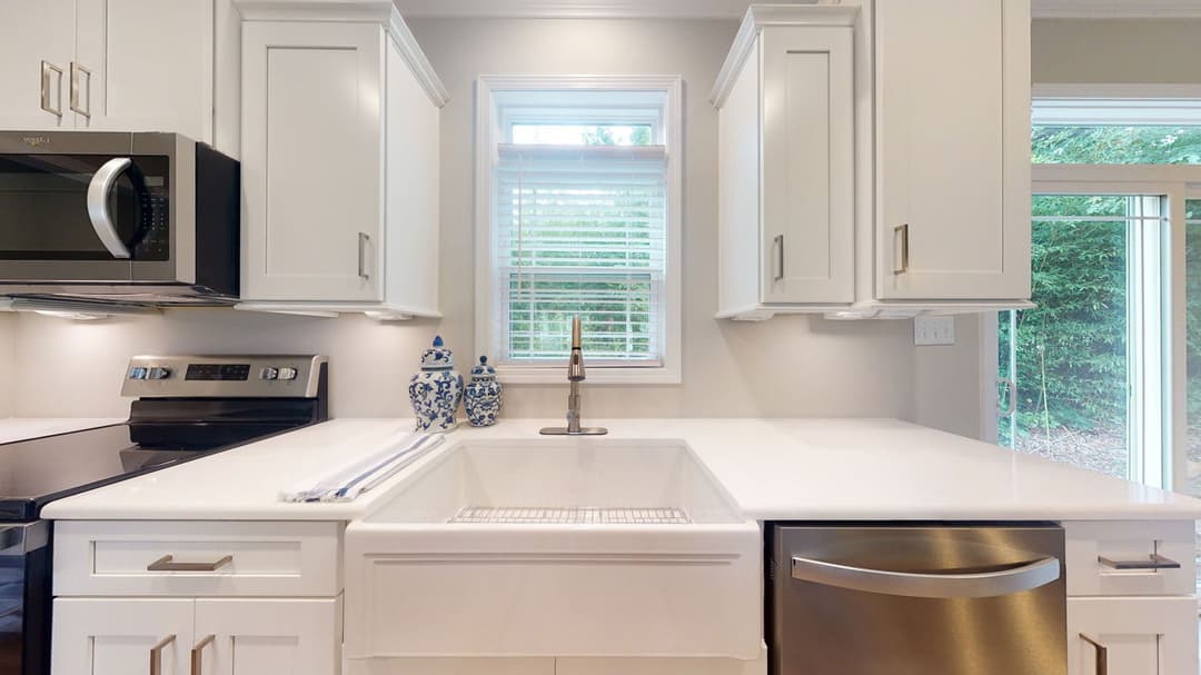 Logan ranch kitchen home features