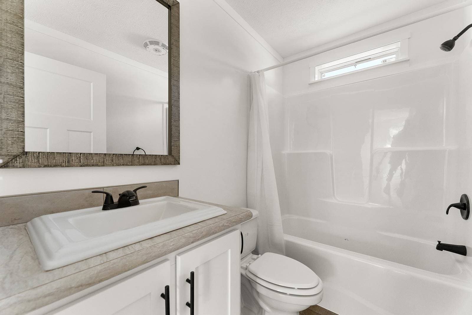East point - insight bathroom home features