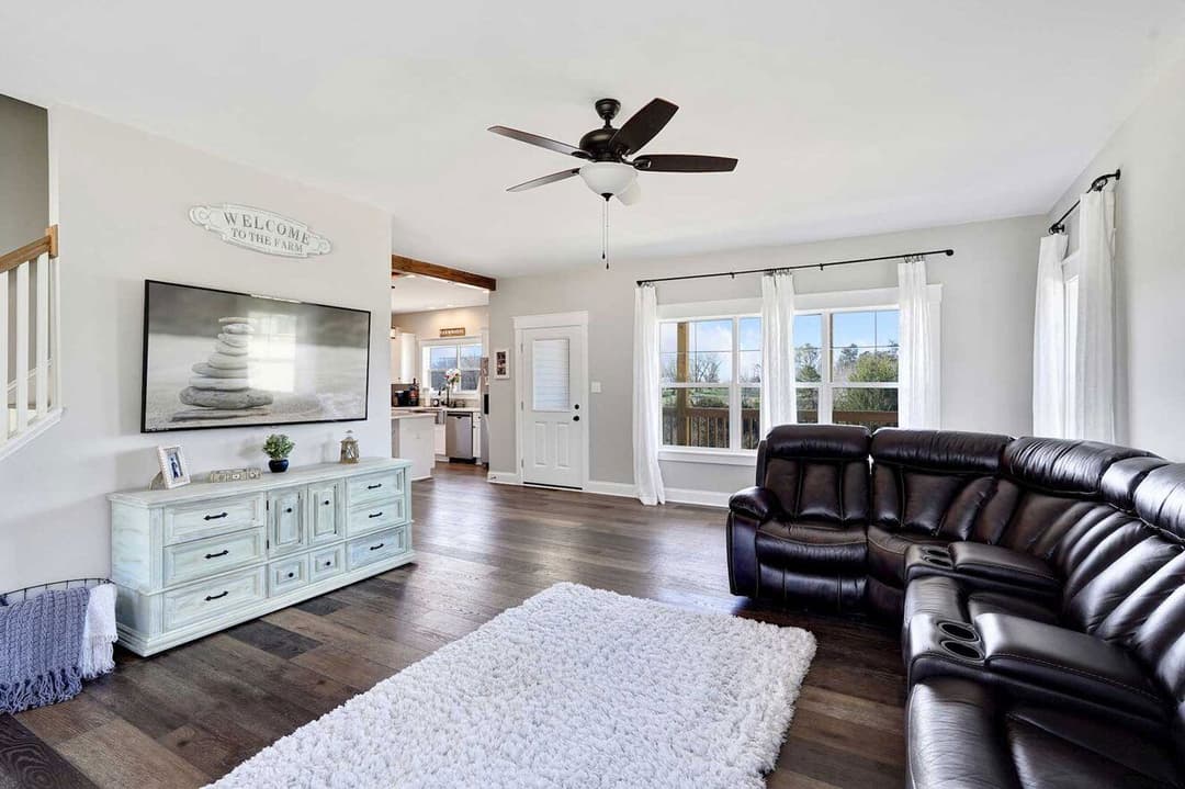 Farmhouse ii cape interior home features