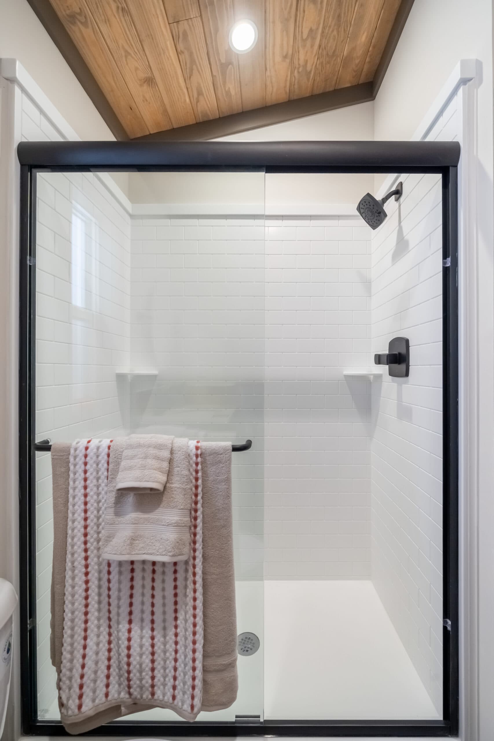 Skyway bathroom home features