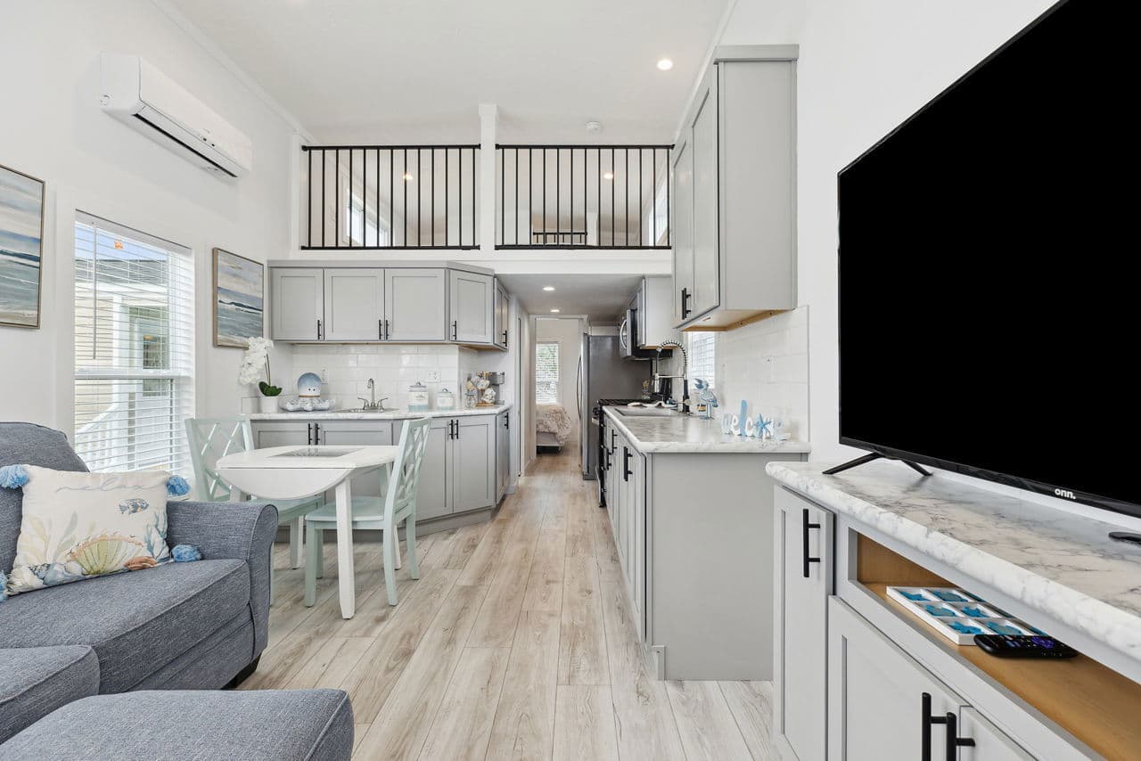 Aps 528-sl 070 interior home features