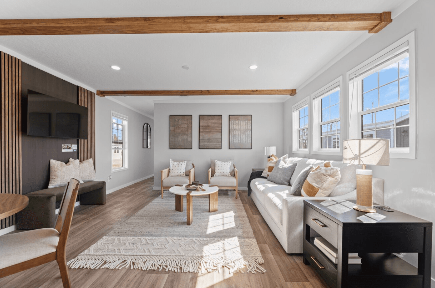 Helix 16763n interior home features