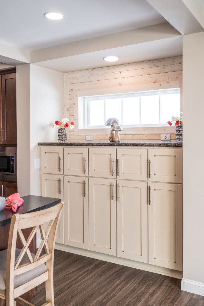 Ultra ranch 2p2403-x interior home features