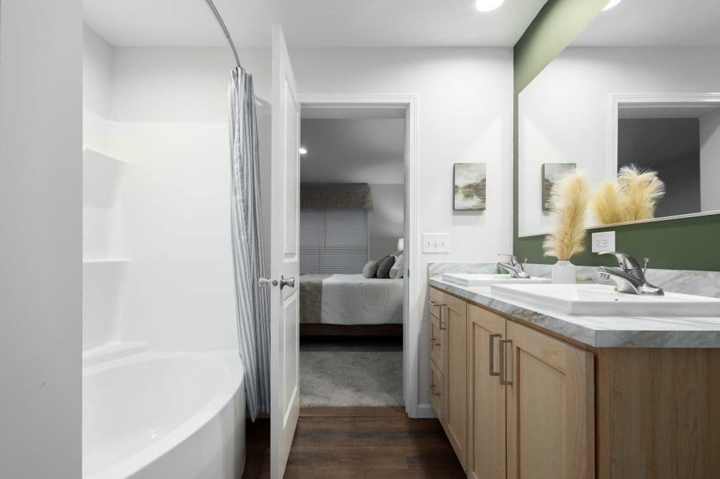 Landmark flex 2lm2430-r bathroom home features