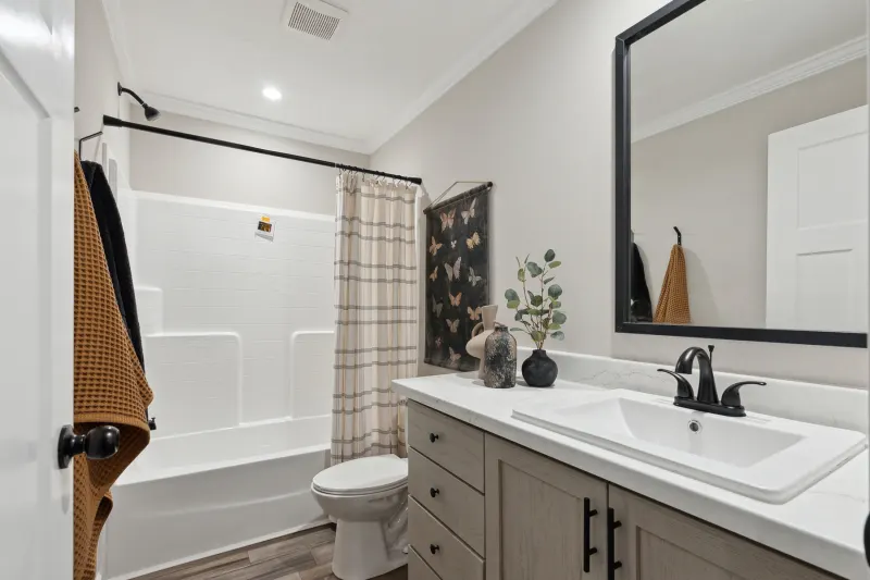 Casa grande bathroom home features