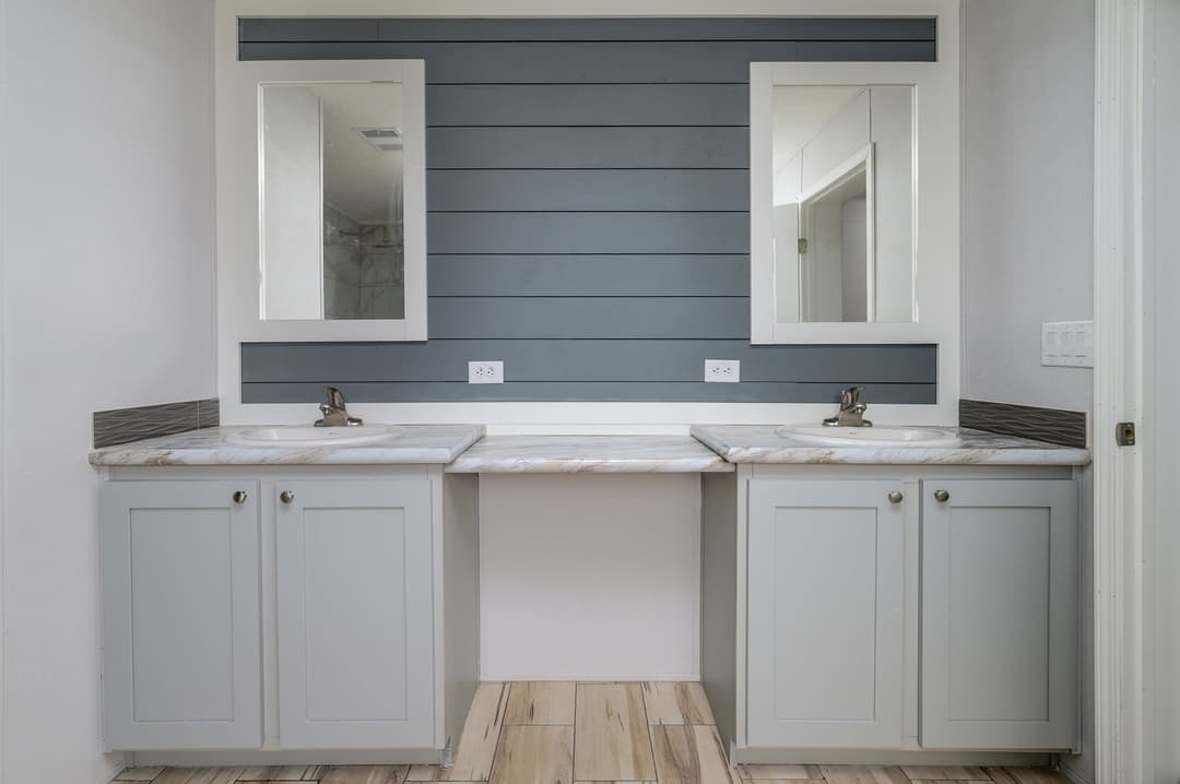 Palmetto bathroom home features