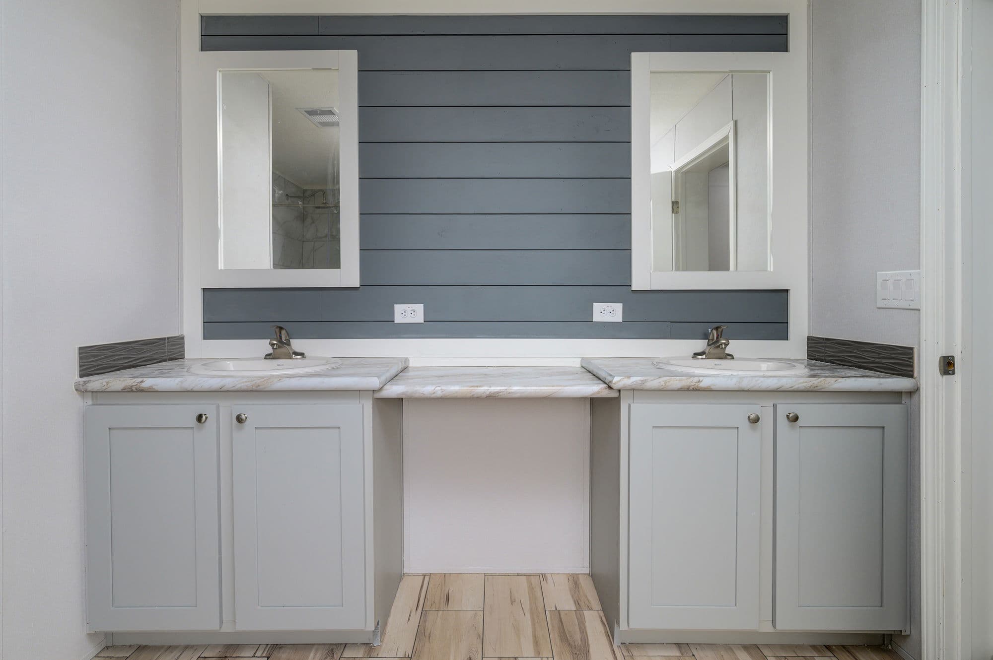 Palmetto bathroom home features