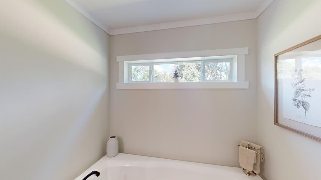 Chc3264-200 bathroom home features