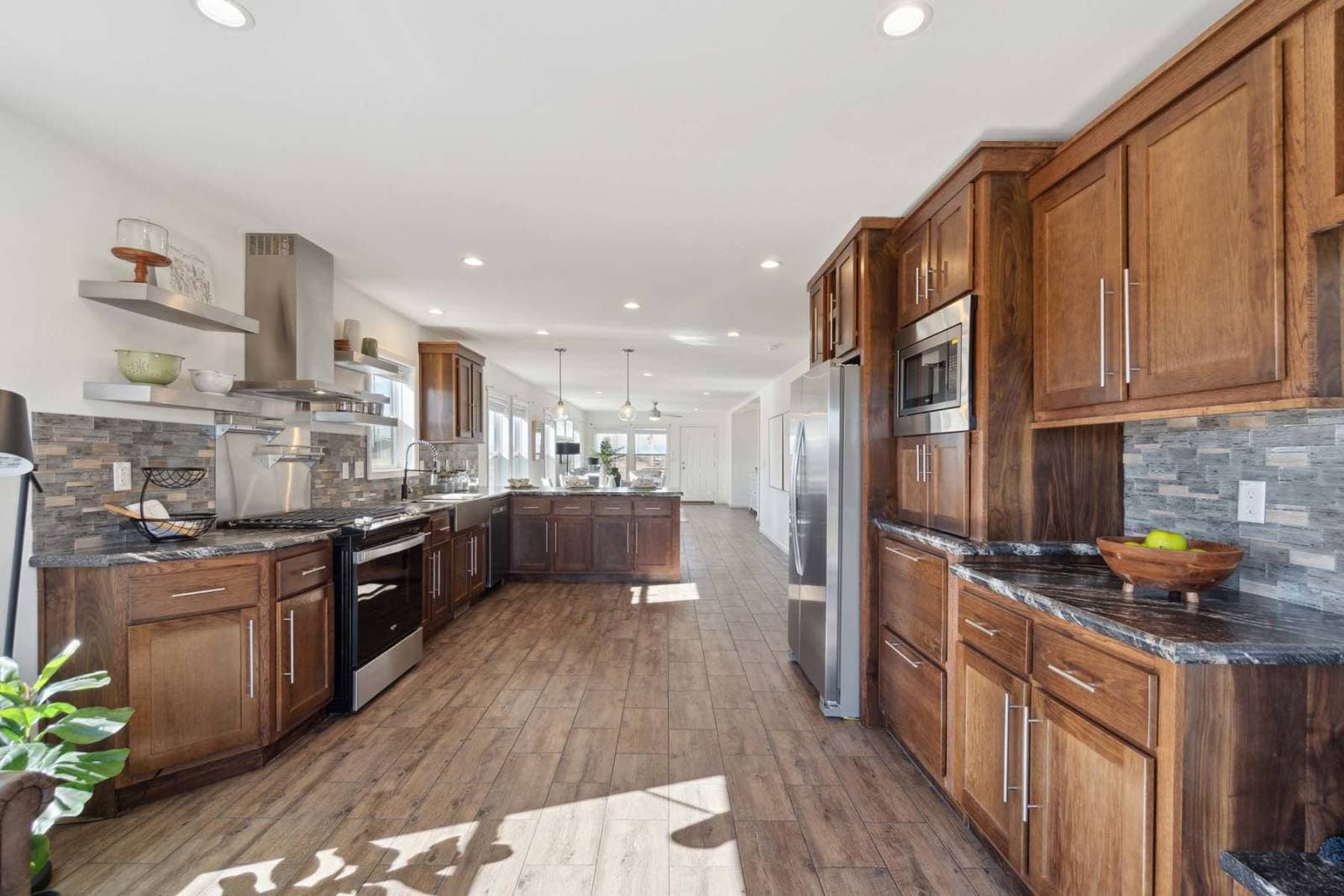 Pika-e kitchen home features