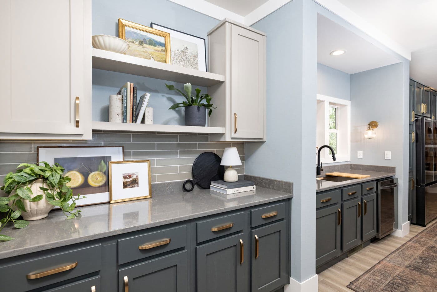 Encore kitchen home features