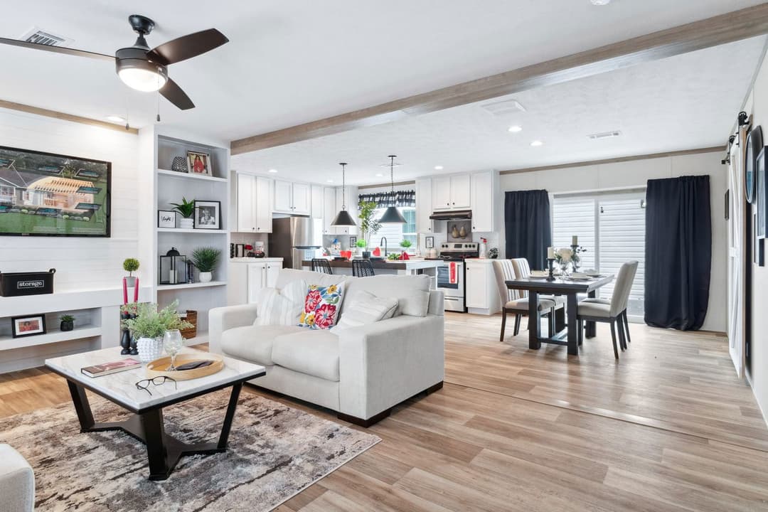 The real deal interior home features