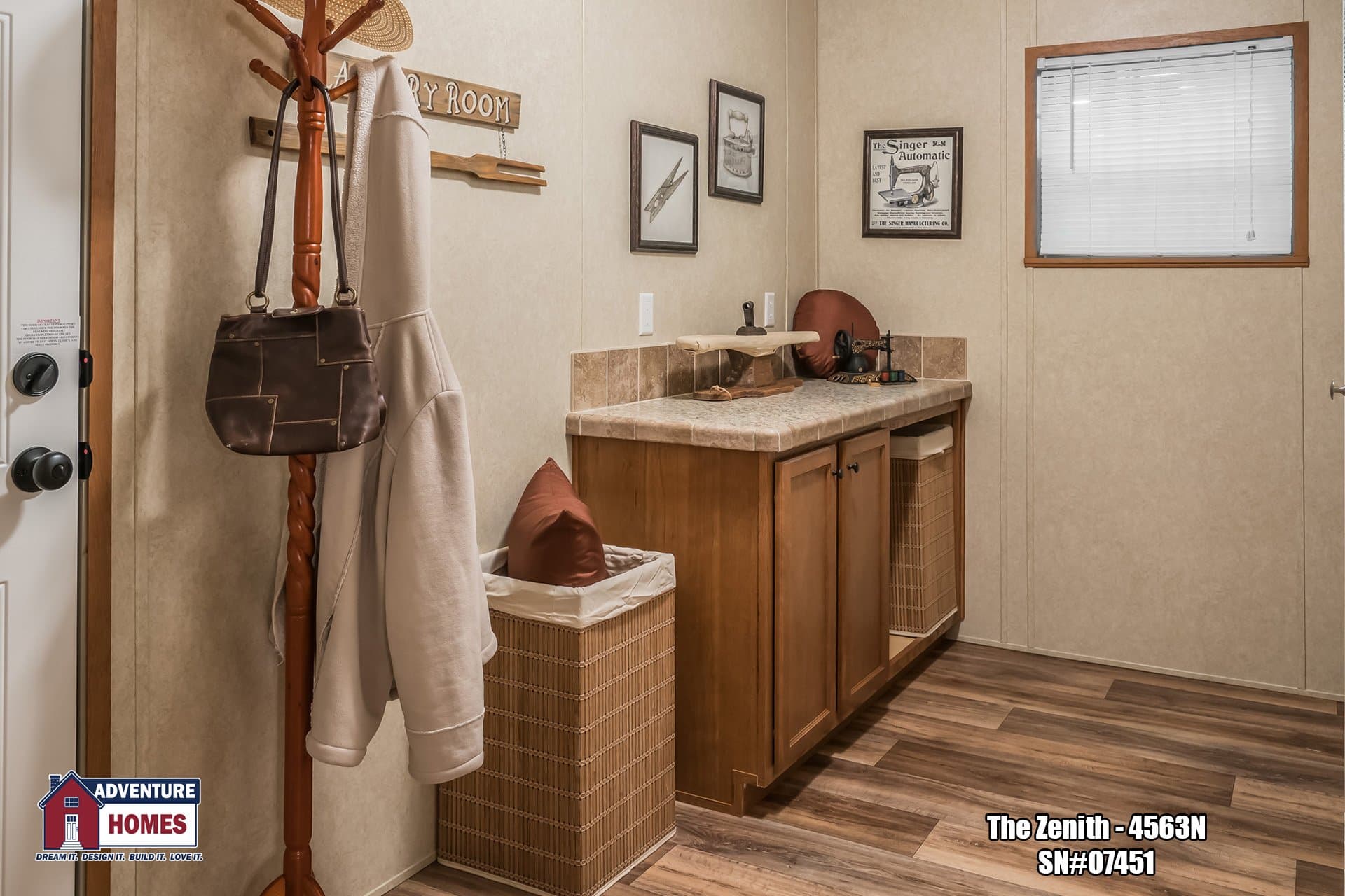 Zenith | 4563n interior home features