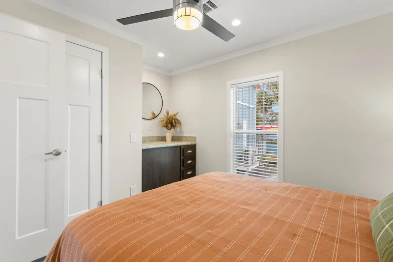 Legend 1437415 bedroom home features