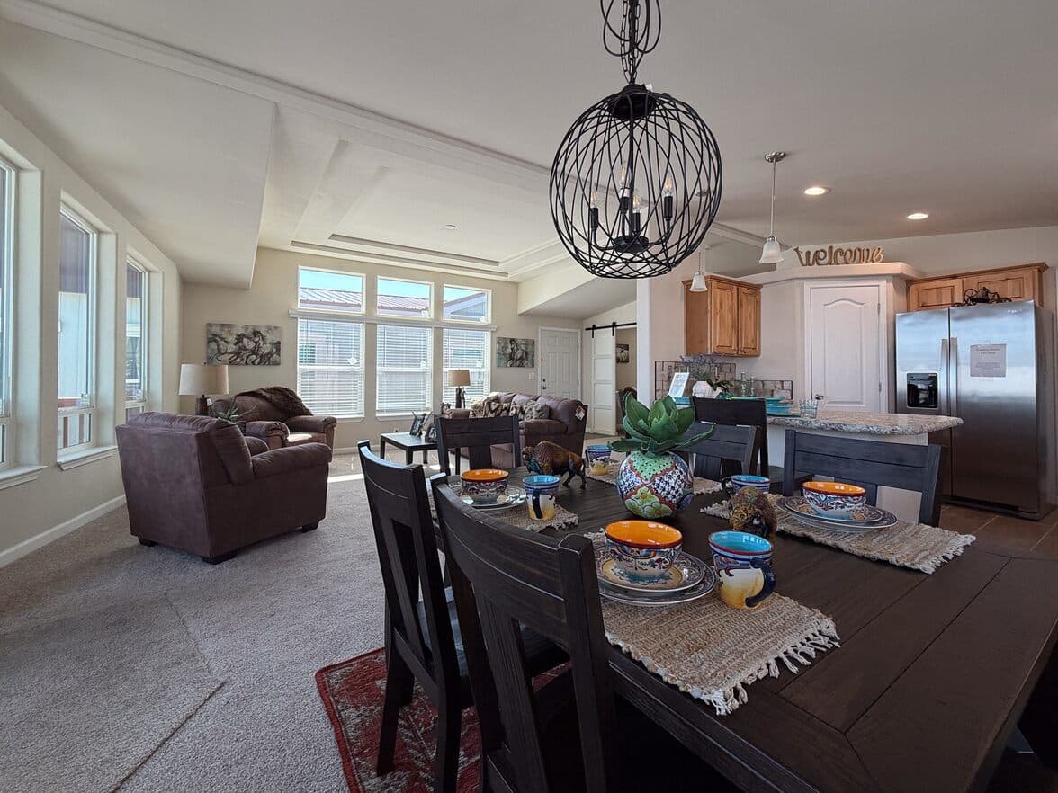 400 interior home features