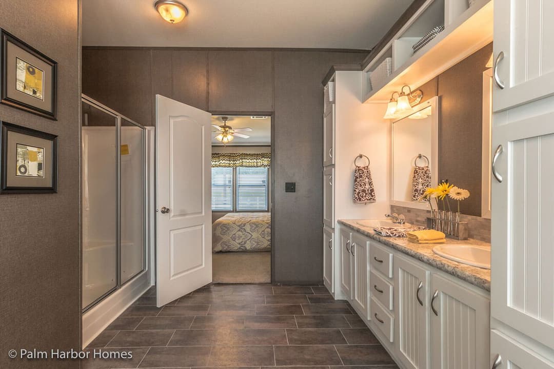 Carrington 30764c bathroom home features