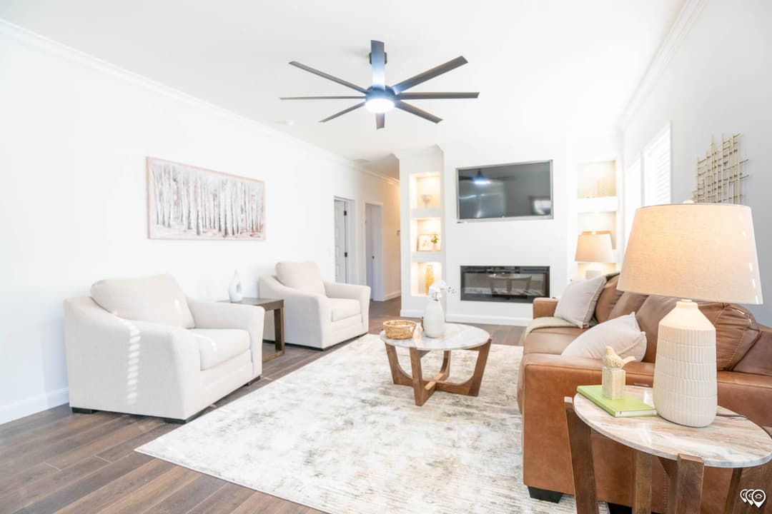 Pri3284-2073 interior home features