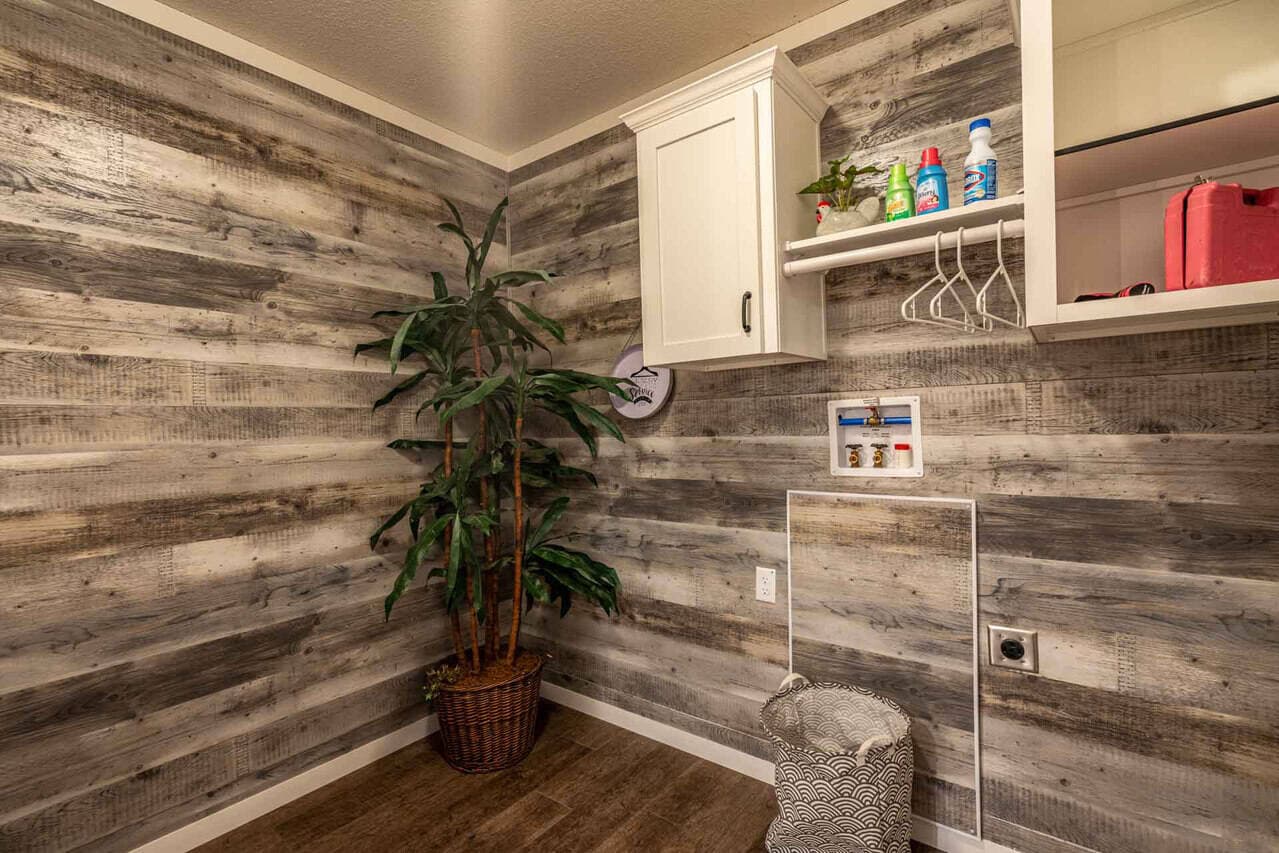 Magnum 32764m interior home features