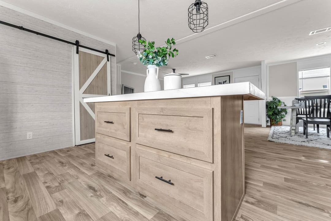 Palm harbor elite 28523f kitchen home features